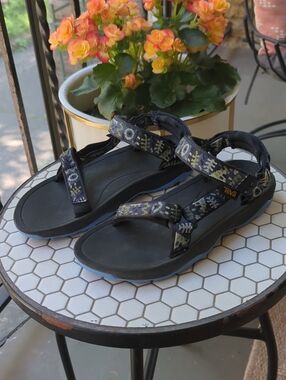 Teva Kid's Hurricane Jr Classic Sport Sandals